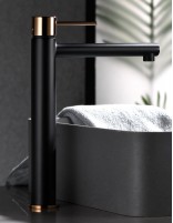 Grifo moderno lavabo largo negro oro rosa ambiente