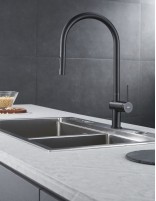 Grifo cocina monomando extraíble negro mate Berna de Imex ambiente