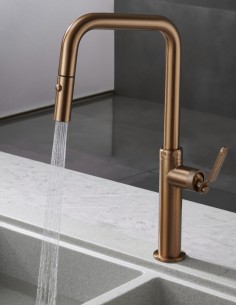 Grifo cocina caño alto oro cepillado modelo NIZA de Imex ambiente 2