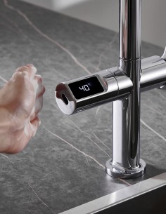 Grifo cocina con sensor de movimiento cromo Turín de Imex ambiente 2