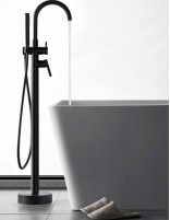 Grifería bañera exenta negra modelo Round de GME ambiente