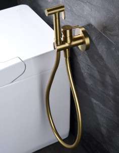 Ducha higiénica wc modelo Múnich acabado oro ambiente