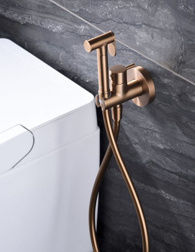 Ducha higiénica wc modelo Múnich acabado oro rosa ambiente