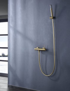 Kit grifería ducha oro cepillado modelo Monza de Imex ambiente