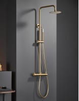 Barra de ducha monomando oro cepillado modelo Monza de Imex ambiente