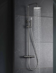 Barra de ducha termostática negro mate modelo Monza de Imex ambiente 2