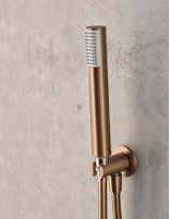 Conjunto de ducha termostático empotrado  oro rosa modelo Monza ambiente