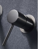 Grifo lavabo empotrado monomando black gun metal modelo Monza de Imex ambiente