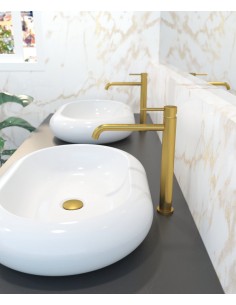 Grifería lavabo alto oro cepillado modelo Sirio de GME 2