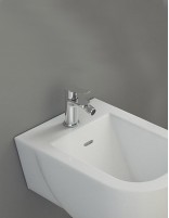 Grifería cromada para bidé modelo Rhio de GME ambiente