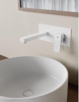 Grifo empotrado lavabo blanco modelo Orion de GME ambiente