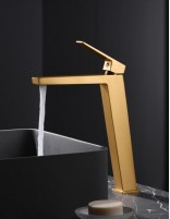 Grifo alto oro cepillado modelo Art de Imex