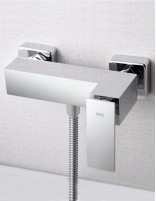 Grifo de ducha cuadrado detalle