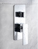 Conjunto de ducha empotrado a techo cuadrado distribuidor