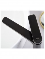 Grifo de lavabo redondo caño alto black gun metal detalle