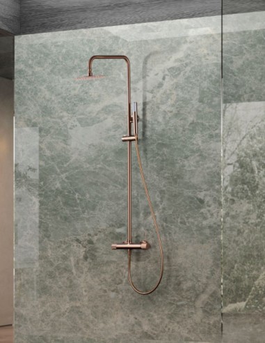 Columna ducha oro rosa cepillado modelo LINE de IMEX ambiente