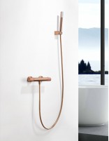 Grifería oro rosa cepillado para ducha termostática modelo Line de Imex