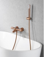 Grifo bañera termostático oro rosa cepillado modelo LINE de Imex