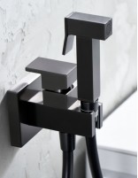 Ducha higiénica negro o black gun metal modelo IRLANDA de Imex detalle