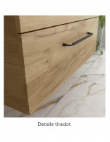 Mueble madera sobre encimera detalle tiradores