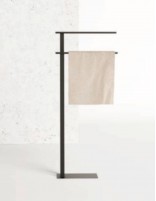 Toallero de pie negro mate MANILLONS