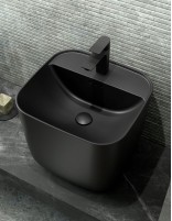 Lavabo pared cuadrado negro detalle