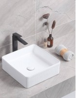 Detalle Lavabo fino CORINTO IBI BLANCO BRILLO de Probath