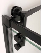 Mampara negra 1 hoja pivotante + lateral fijo detalle