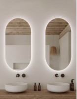 Espejo ovalado con luz ambiental CAPSUL de BathDecor