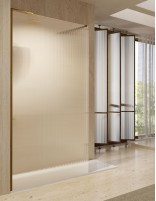 Mampara fija acanalada oro cepillado modelo Screen Waves de SBX Mamparas Imex