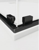 Mampara angular negra detalle