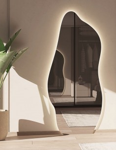 Espejo con forma orgánica y luz ambiental - ADÁN de BathDecor