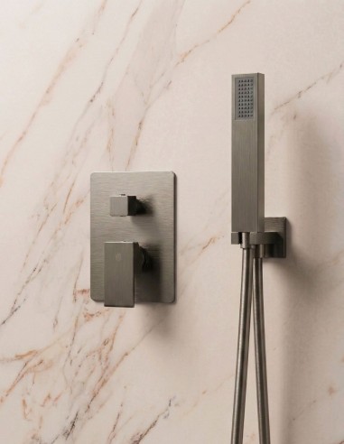 Ducha empotrada termostática titanio - Orion de GME
