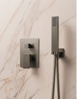 Ducha empotrada termostática titanio - Orion de GME