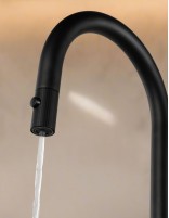 Grifo cocina LAZIO negro mate detalle