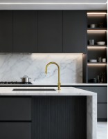 Grifo cocina LAZIO oro cepillado ambiente