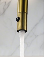 Grifo cocina LAZIO oro cepillado detalle