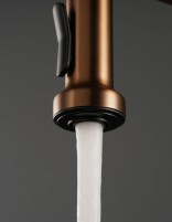 Grifo cocina serie VÉNETO - oro rosa cepillado IMEX detalle