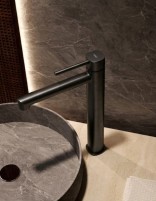 Grifo alto lavabo monomando - black gun metal TOSCANA de IMEX ambiente
