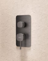 Conjunto ducha empotrado monomando - black gun metal SASSARI de IMEX detalle