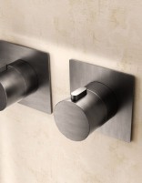 Conjunto ducha termostático empotrado - black gun metal INARI de Imex detalle