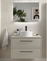 Conjunto de baño clásico sobre encimera gris mate