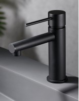 Grifo lavabo moderno negro ambiente
